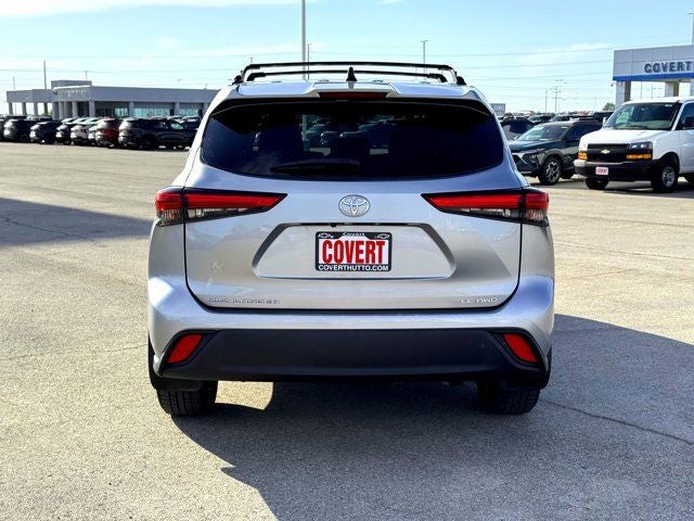 2022 Toyota Highlander LE