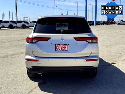 2022 Mitsubishi Outlander ES