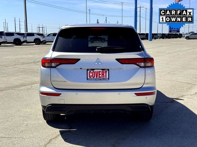 2022 Mitsubishi Outlander ES