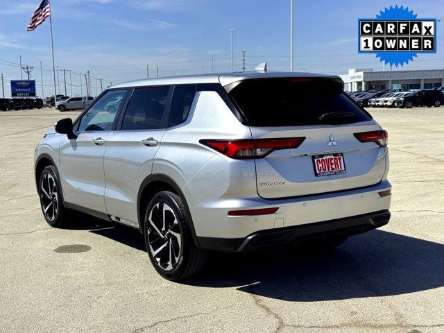 2022 Mitsubishi Outlander ES