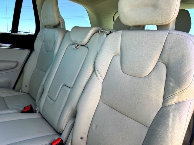 2016 Volvo XC90 T6 Momentum