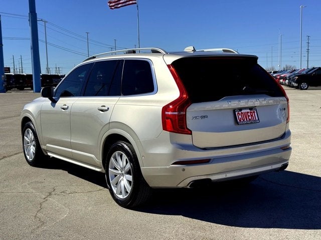 2016 Volvo XC90 T6 Momentum