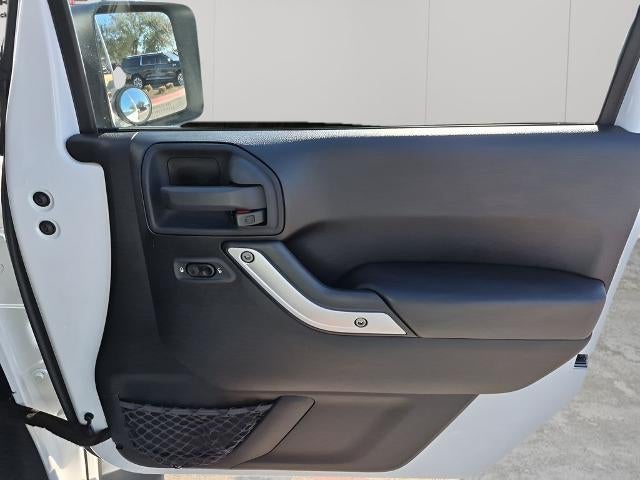 2014 Jeep Wrangler Unlimited 4WD 4dr Sahara