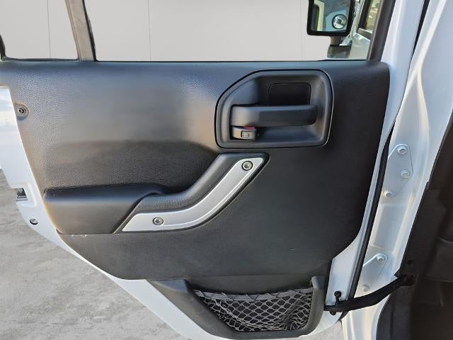 2014 Jeep Wrangler Unlimited 4WD 4dr Sahara