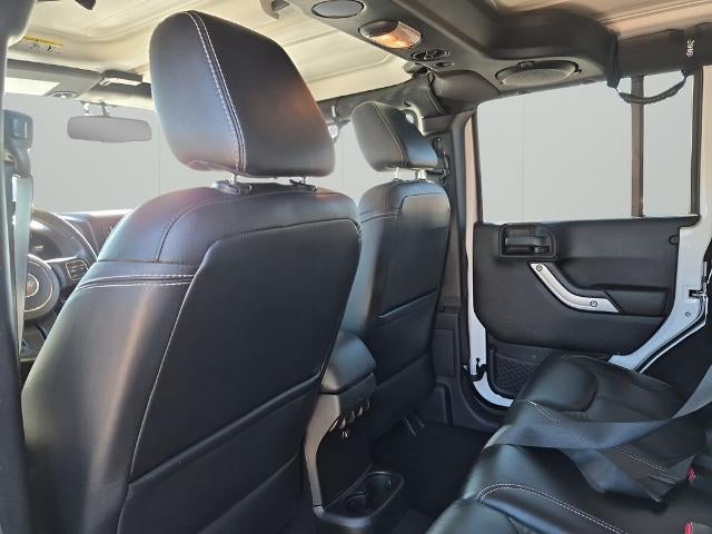 2014 Jeep Wrangler Unlimited 4WD 4dr Sahara