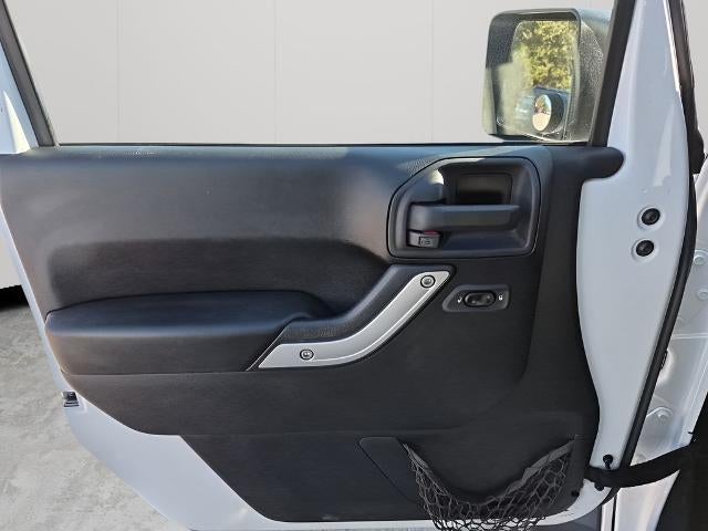 2014 Jeep Wrangler Unlimited 4WD 4dr Sahara