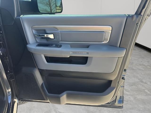 2017 RAM 1500 Lone Star 4x4 Crew Cab 6'4" Box