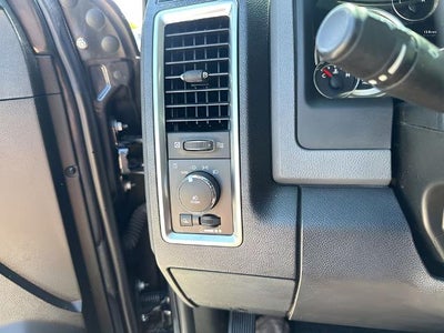 2017 RAM 1500 Lone Star 4x4 Crew Cab 6'4" Box