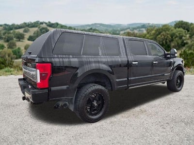 2017 Ford Super Duty F-350 SRW Platinum 4WD Crew Cab 6.75' Box