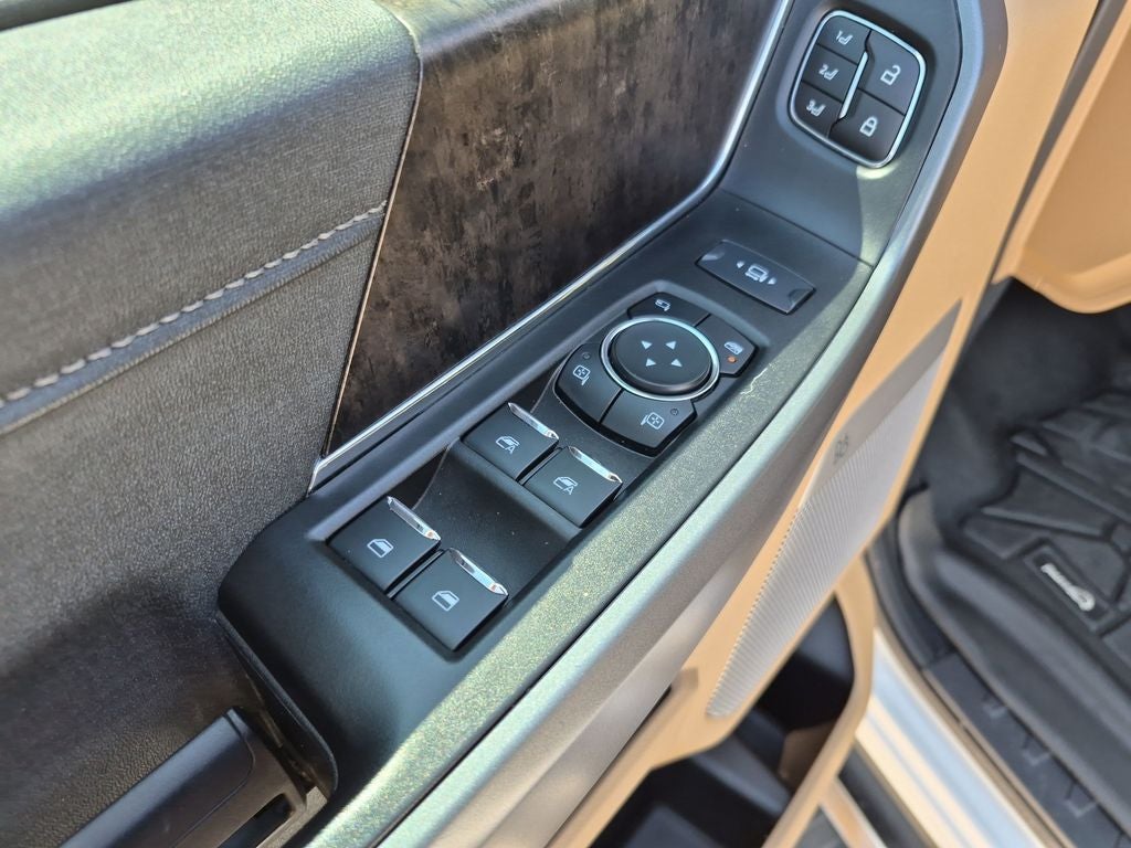 2025 Ford Super Duty F-350 SRW LARIAT 4WD Crew Cab 6.75' Box