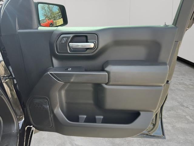 2022 Chevrolet Silverado 1500 Crew Cab Short Box 2-Wheel Drive Custom