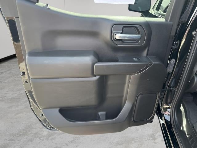 2022 Chevrolet Silverado 1500 Crew Cab Short Box 2-Wheel Drive Custom