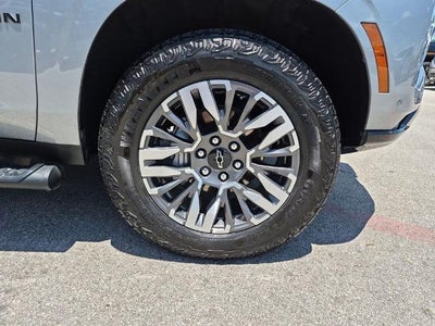 2025 Chevrolet Suburban 4WD Z71