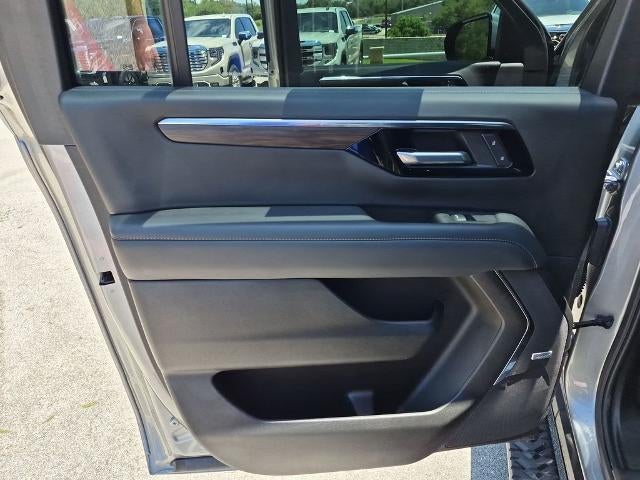 2025 Chevrolet Suburban 4WD Z71