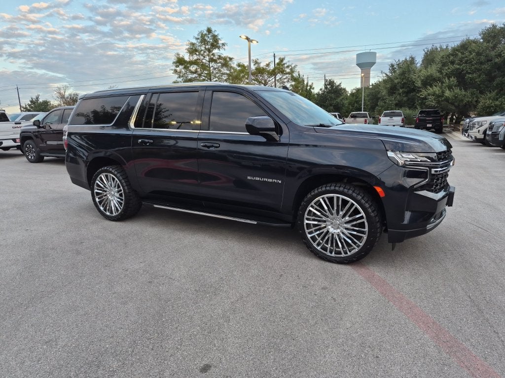 2023 Chevrolet Suburban LS