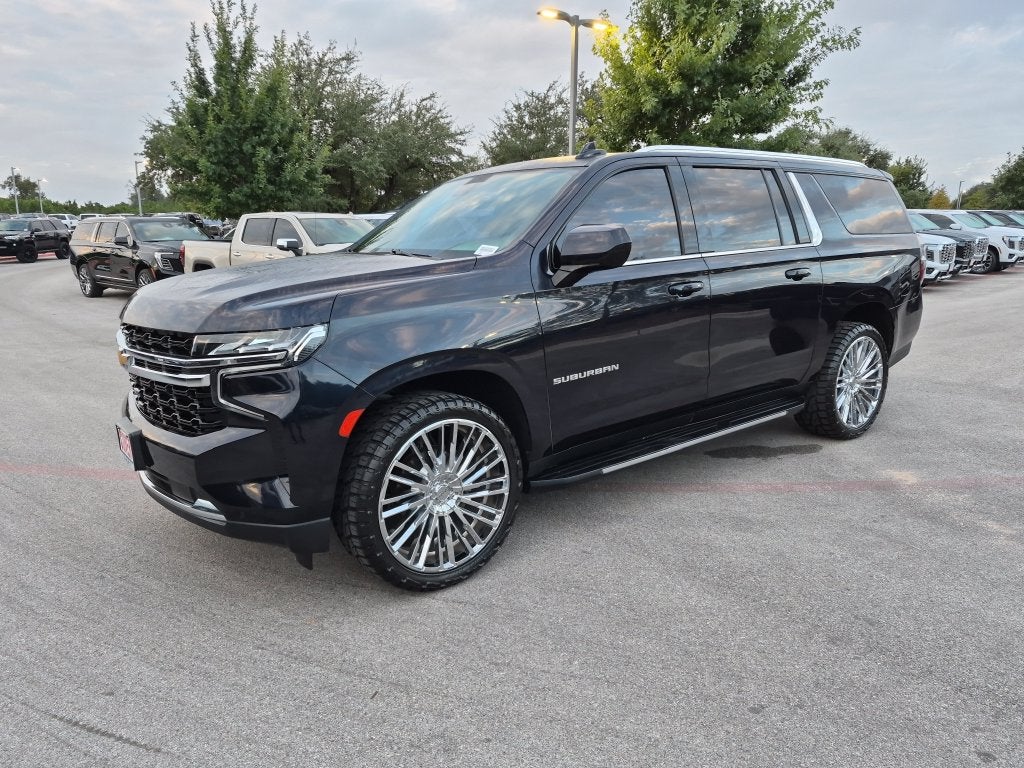 2023 Chevrolet Suburban LS