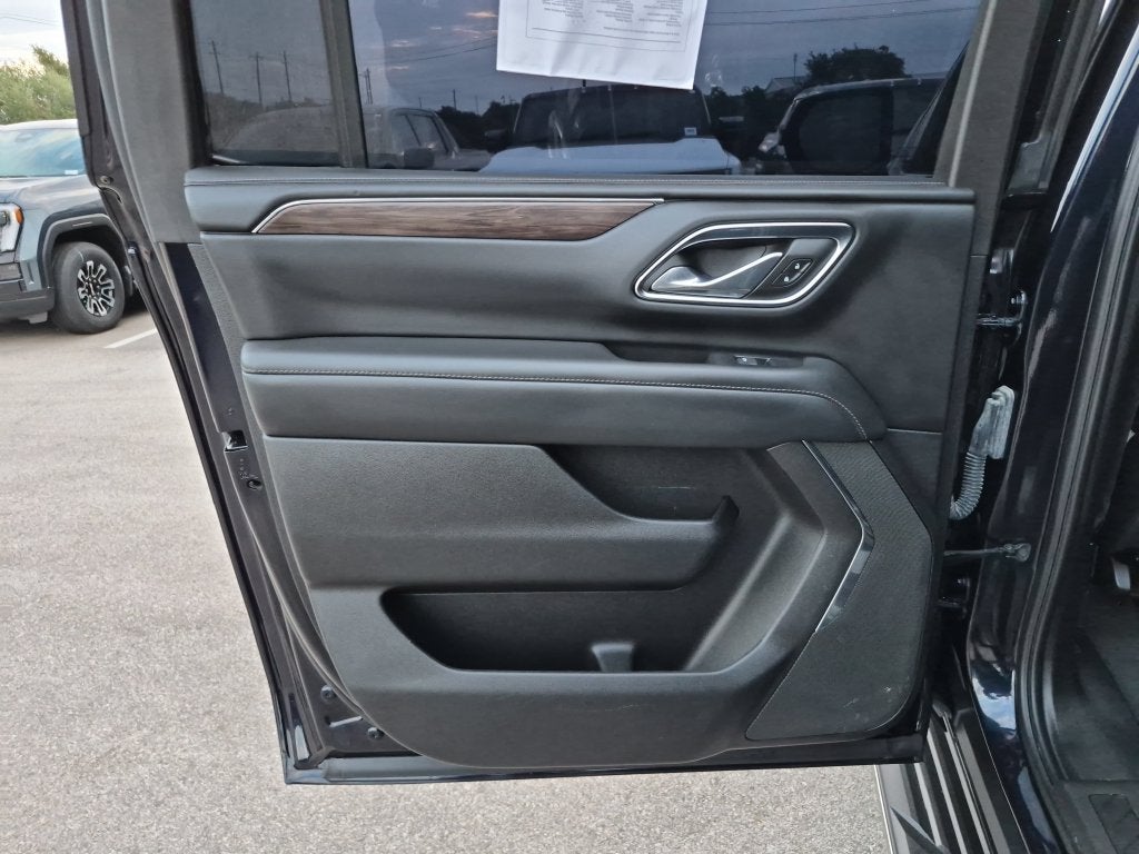 2023 Chevrolet Suburban LS