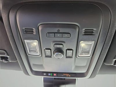 2023 Chevrolet Suburban 4WD RST