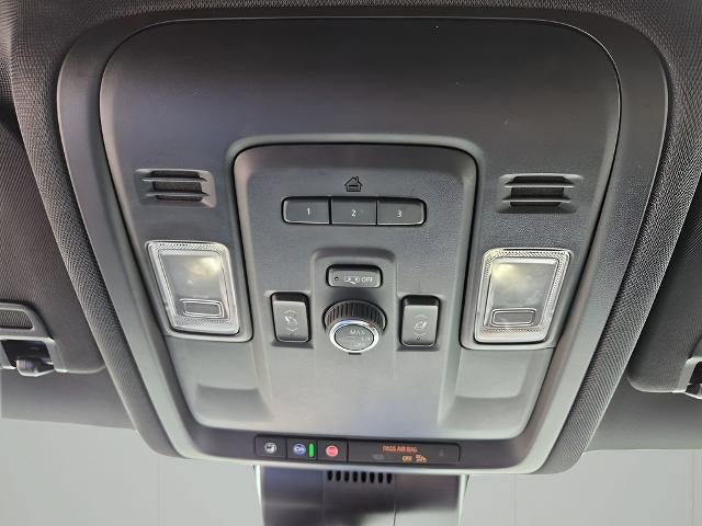 2023 Chevrolet Suburban 4WD RST