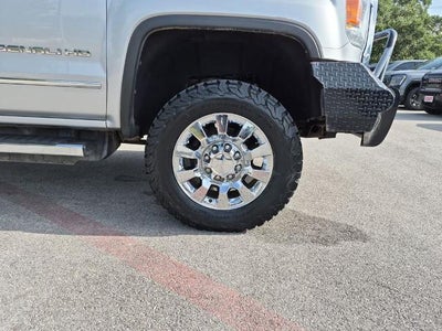 2018 GMC Sierra 2500 HD Crew Cab Standard Box 4-Wheel Drive Denali