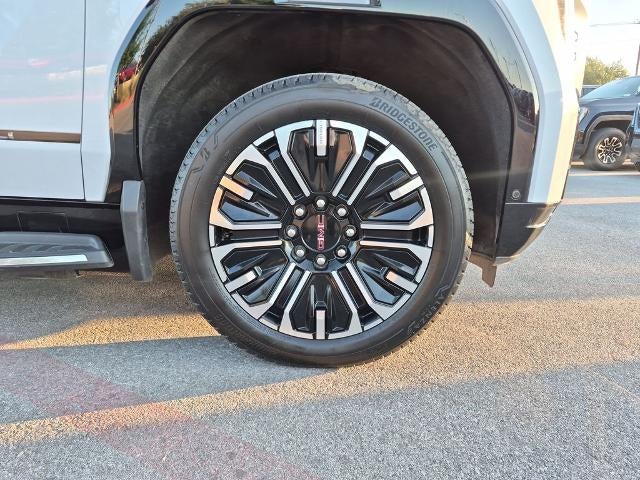 2026 GMC Sierra EV e4WD Crew Cab Standard Range Denali