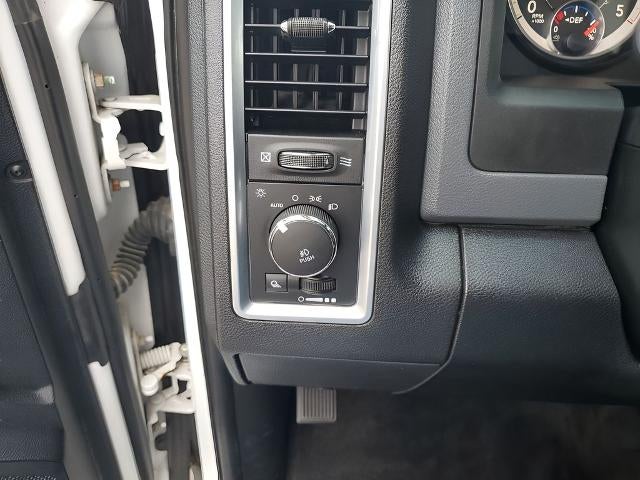 2018 RAM 3500 Lone Star 4x4 Crew Cab 6'4" Box