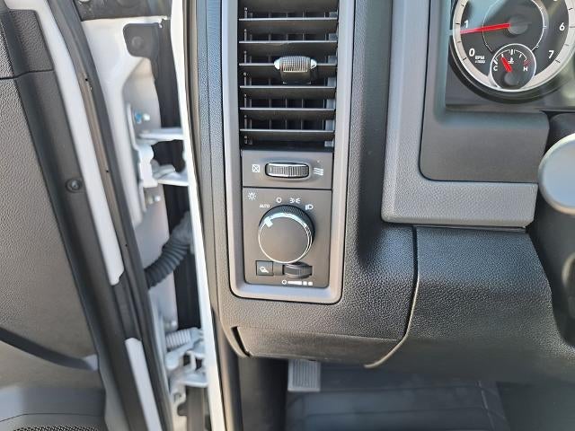 2018 RAM 2500 Tradesman 4x4 Crew Cab 6'4" Box