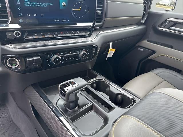 2023 Chevrolet Silverado 1500 Crew Cab Short Box 4-Wheel Drive ZR2