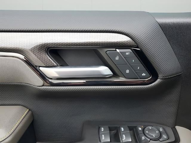 2023 Chevrolet Silverado 1500 Crew Cab Short Box 4-Wheel Drive ZR2