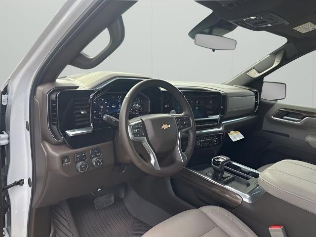 2025 Chevrolet Silverado 1500 Crew Cab Short Box 4-Wheel Drive LT 1LT