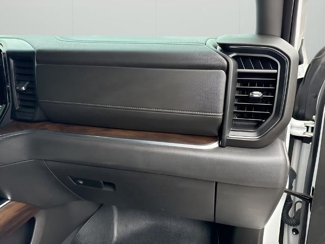 2022 GMC Sierra 1500 Crew Cab Short Box 4-Wheel Drive SLT