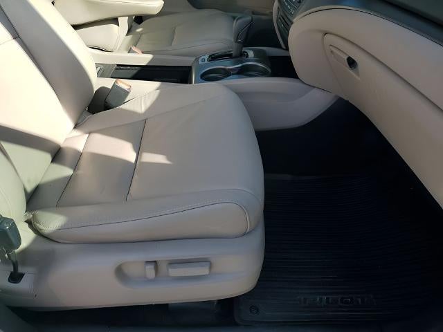 2016 Honda Pilot 2WD EX-L with DVD Rear Entertainment System