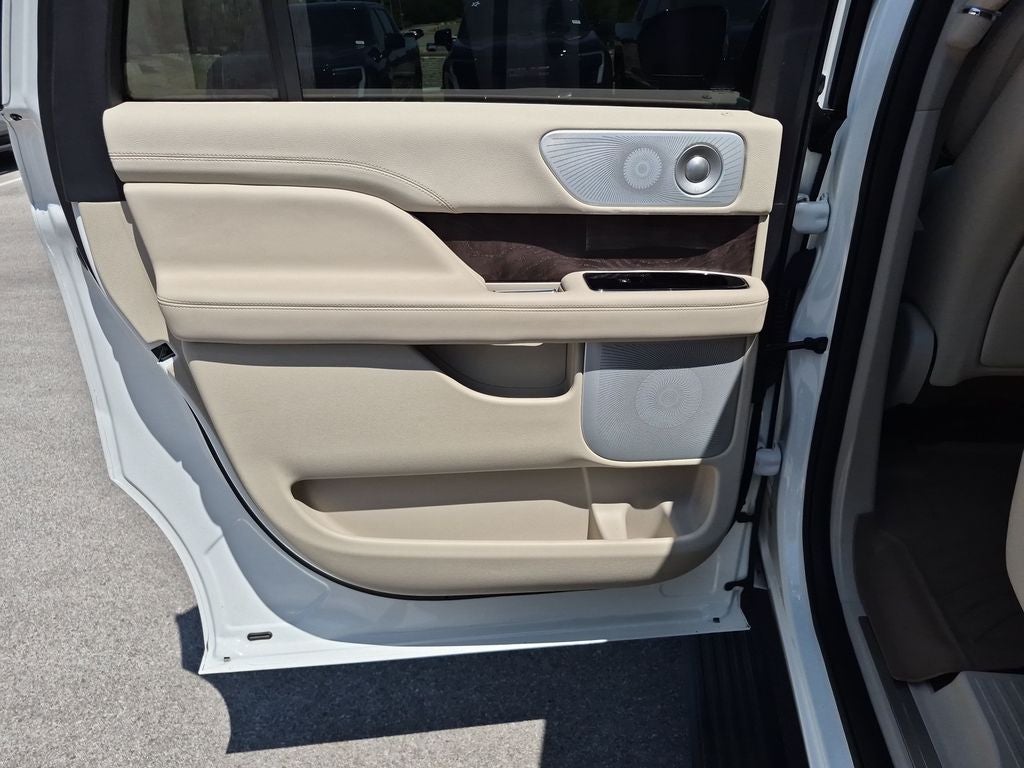 2021 Lincoln Navigator L Reserve