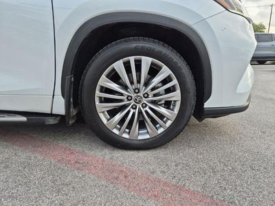 2022 Toyota Highlander Platinum AWD (Natl)