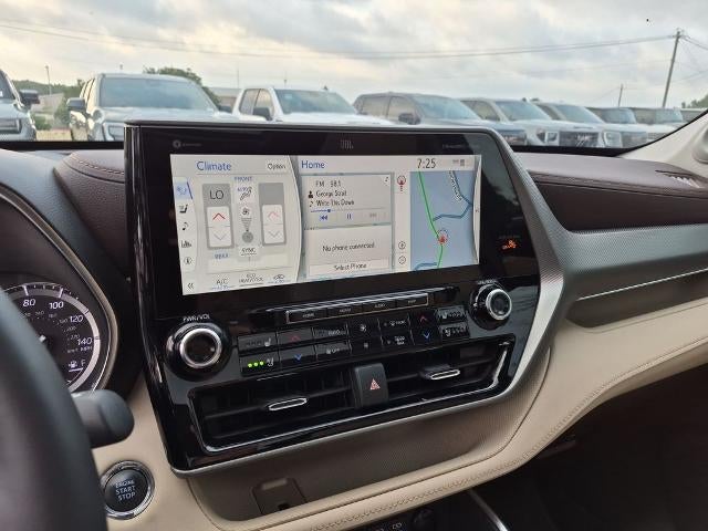 2022 Toyota Highlander Platinum AWD (Natl)