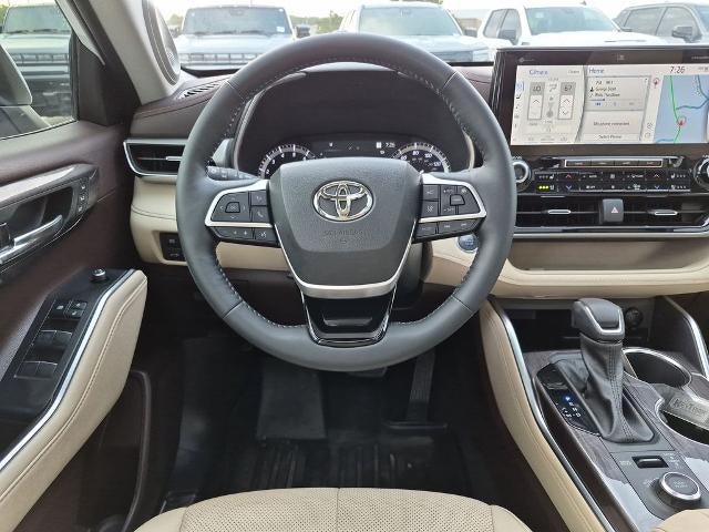 2022 Toyota Highlander Platinum AWD (Natl)