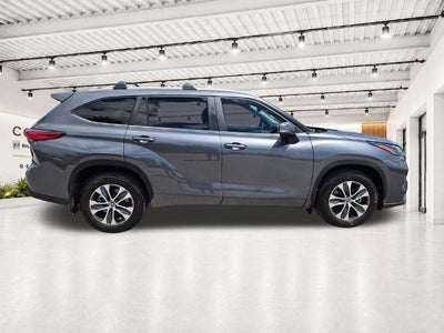 2023 Toyota Highlander XLE AWD (Natl)