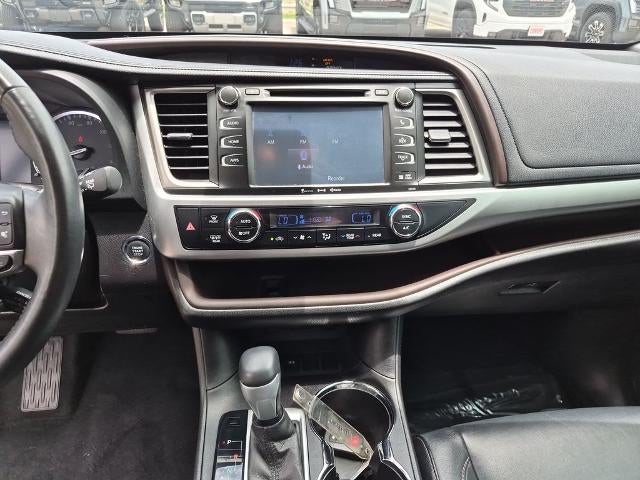2017 Toyota Highlander XLE V6 FWD (Natl)