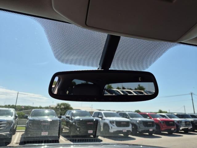 2017 Toyota Tundra 2WD 2WD SR5 CrewMax 5.5' Bed 4.6L (Natl)