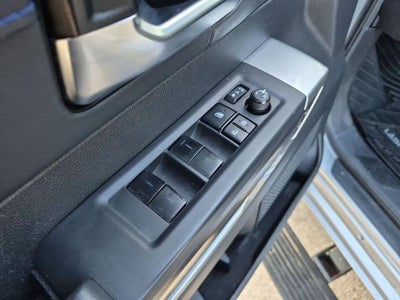 2022 Toyota Tundra 4WD 4WD Platinum CrewMax 5.5' Bed (Natl)