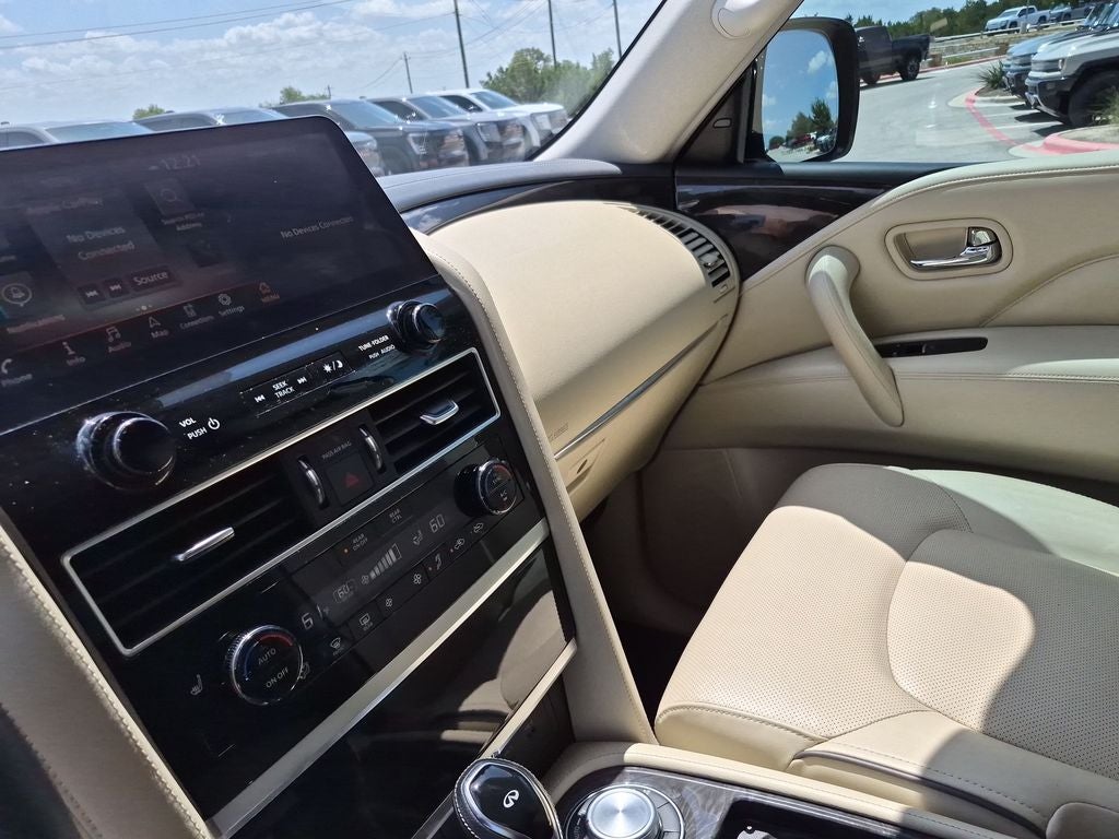 2022 INFINITI QX80 LUXE
