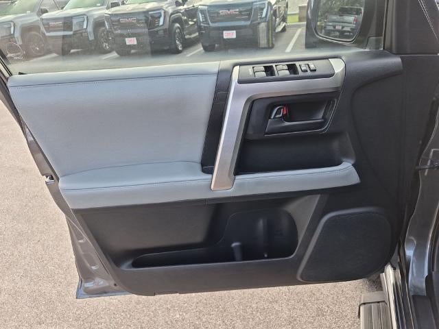 2011 Toyota 4Runner 4WD 4dr V6 SR5 (Natl)