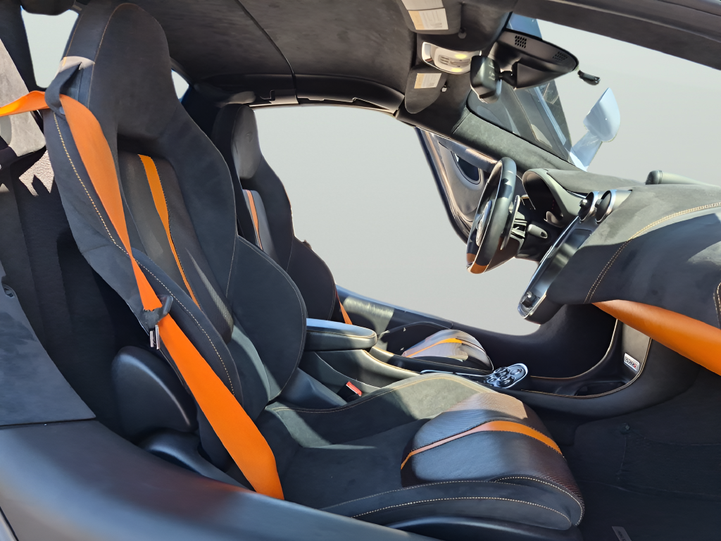 2018 McLaren 570S Base