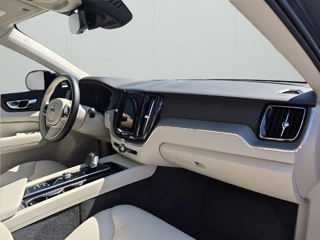 2025 Volvo XC60 B5 AWD Plus