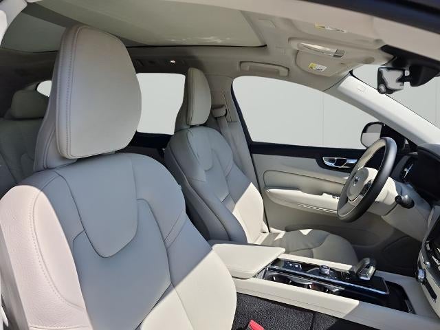 2025 Volvo XC60 B5 AWD Plus