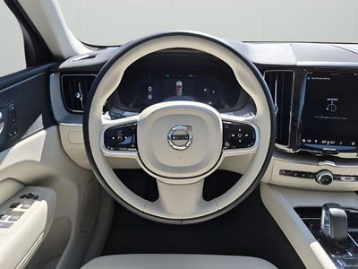 2025 Volvo XC60 B5 AWD Plus