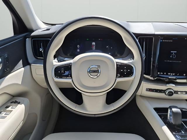 2025 Volvo XC60 B5 AWD Plus