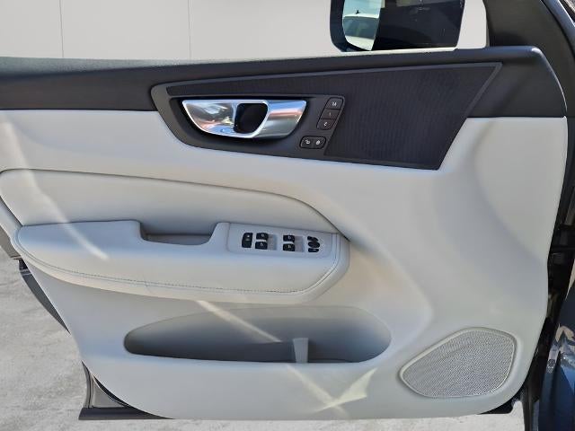 2025 Volvo XC60 B5 AWD Plus