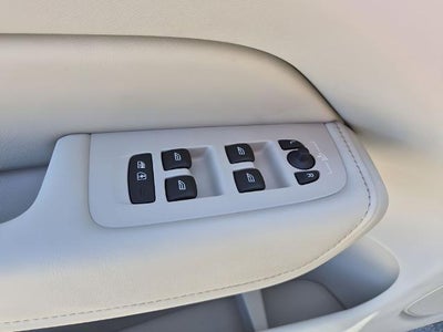 2025 Volvo XC60 B5 AWD Plus