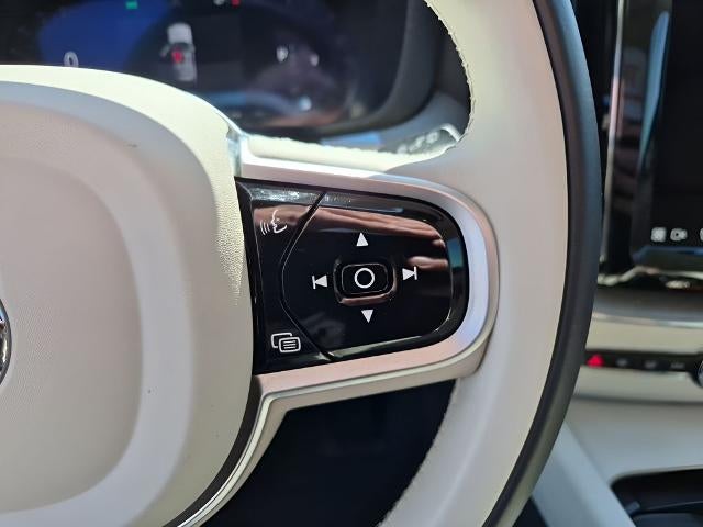 2025 Volvo XC60 B5 AWD Plus